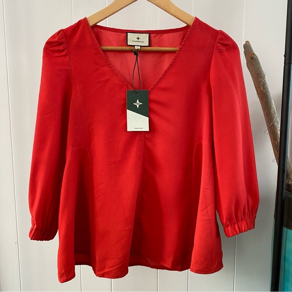 NWT Tuckernuck Pomander Place Red Hollis Top Blouse Pinkish Flowy Polyester New - Picture 4 of 13